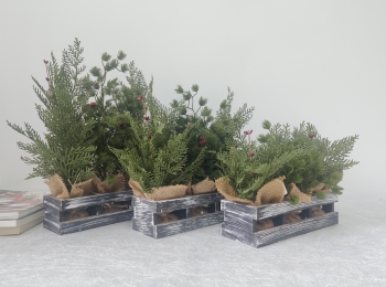 Rustic Artificial Cedar Greenery Arrangement, White‑Washed Wooden Crate 3‑Piece Set